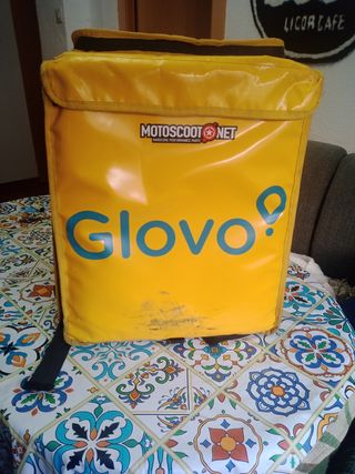 Mochila Glovo de segunda mano por 20 EUR en Granada en WALLAPOP