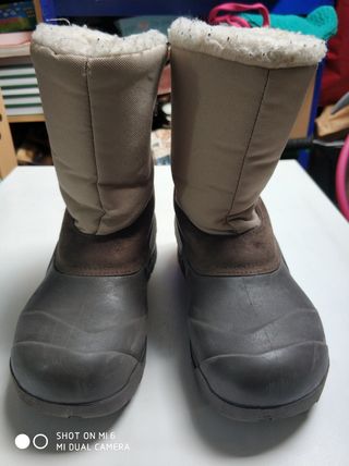 Botas agua, nieve. de segunda mano por 4 EUR en Burgos en WALLAPOP