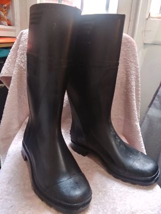 Botas agua talla 40 de segunda mano por 10 EUR en Valencia en WALLAPOP
