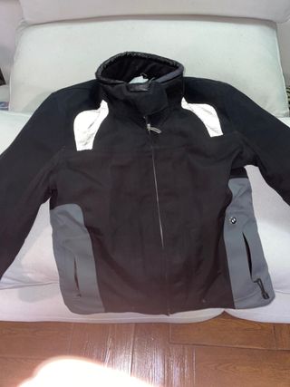 CHAQUETA MOTO CHICA BMW STREETGUARD 2 con forro de segunda mano por 250 EUR  en Alicante en WALLAPOP