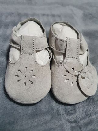 Zapatos sin suela para bebés \u003e Número 19 - Zapanines - CIF: 46860134A