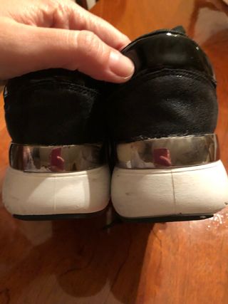 Zapatillas Parfois T: 40 Negras de segunda mano por 12 EUR en Canet de Mar  en WALLAPOP