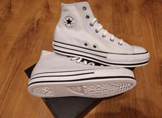 Converse plataforma talla 37 nuevas completamente de segunda mano por 50  EUR en Madrid en WALLAPOP