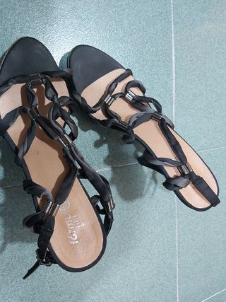 Sandalias de plataforma Formula Joven 41 de segunda mano por 15 EUR en  Madrid en WALLAPOP