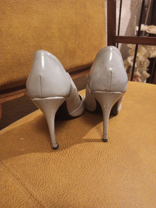 ZAPATOS Tacon  BERSHKA T-39 ANTE Y CHAROL