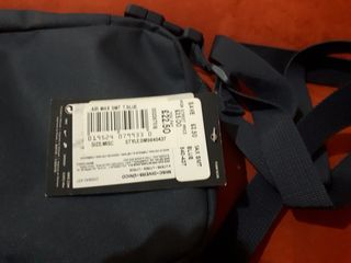 Bolso bandolera nike air max 2.0 de segunda mano por 15 EUR en Madrid en  WALLAPOP