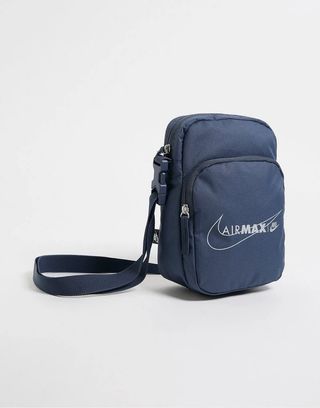 Bolso bandolera nike air max 2.0 de segunda mano por 15 EUR en Madrid en  WALLAPOP