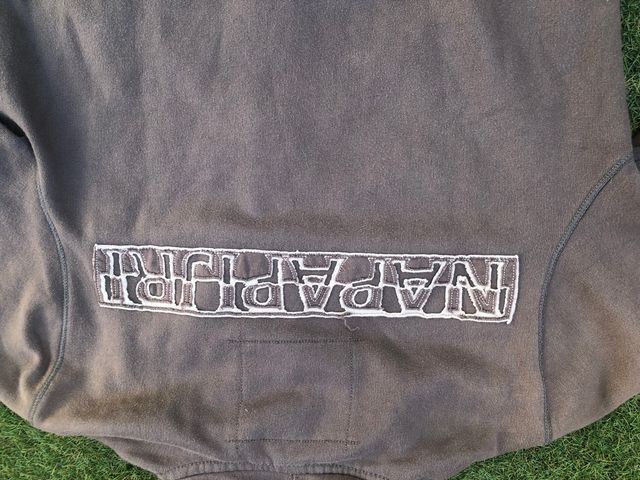 Sudadera con capuchaNapapijri talla S color caqui 