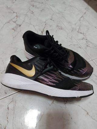 Tenis Nike chica de segunda mano por 35 EUR en Santa Cruz de Tenerife en  WALLAPOP