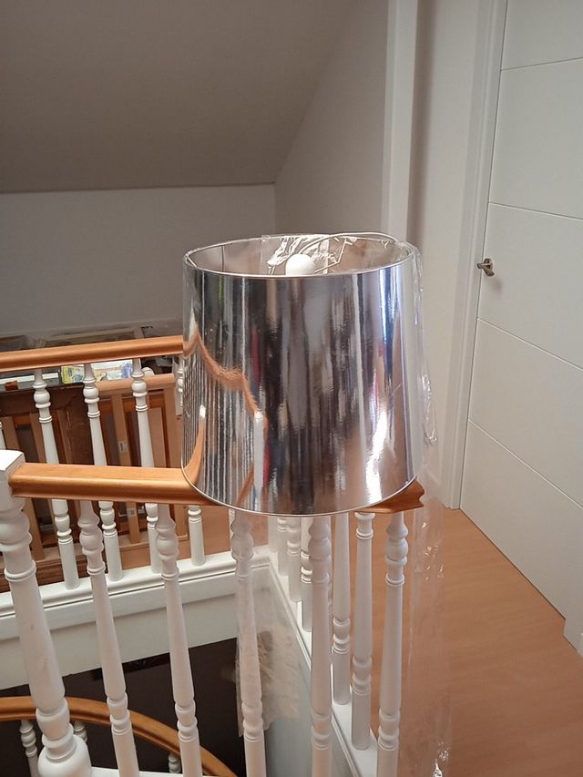 Pantallas lampara techo doradas y plateadas