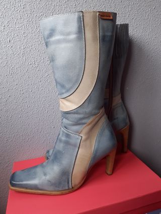BOTAS ALTAS MUSTANG de segunda mano por 20 EUR en Madrid en WALLAPOP