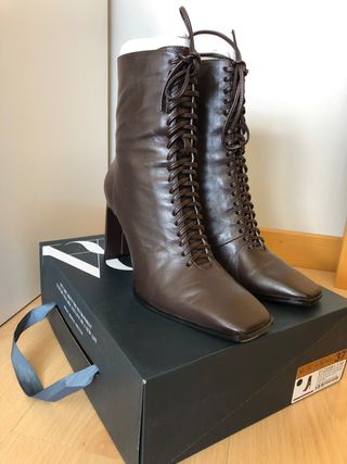 Botines Zara de tacón de segunda mano en Vitoria-Gasteiz en WALLAPOP