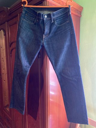 Vaquero Levis 511 30-34 de segunda mano por 20 EUR en Astorga en WALLAPOP