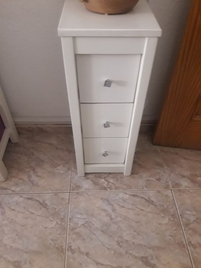 2 MUEBLES CON 3 CAJONES CADA UNO