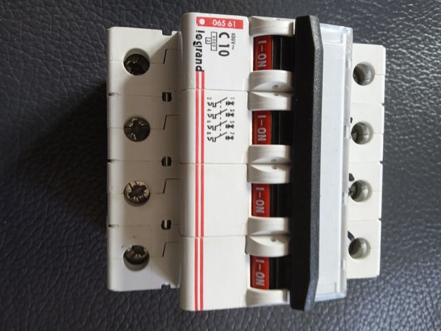 Protector magnetotérmico 4p Legrand