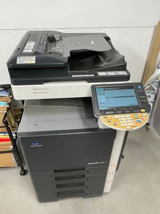 Impresora Konica Minolta Bizhub C220 de segunda mano por 400 EUR en Alcalá  de Henares en WALLAPOP