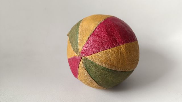 Muy antigua pelota o balón de piel