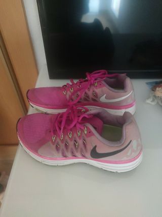 Zapatillas Nike mujer talla 38 de segunda mano por 5 EUR en Murcia en  WALLAPOP