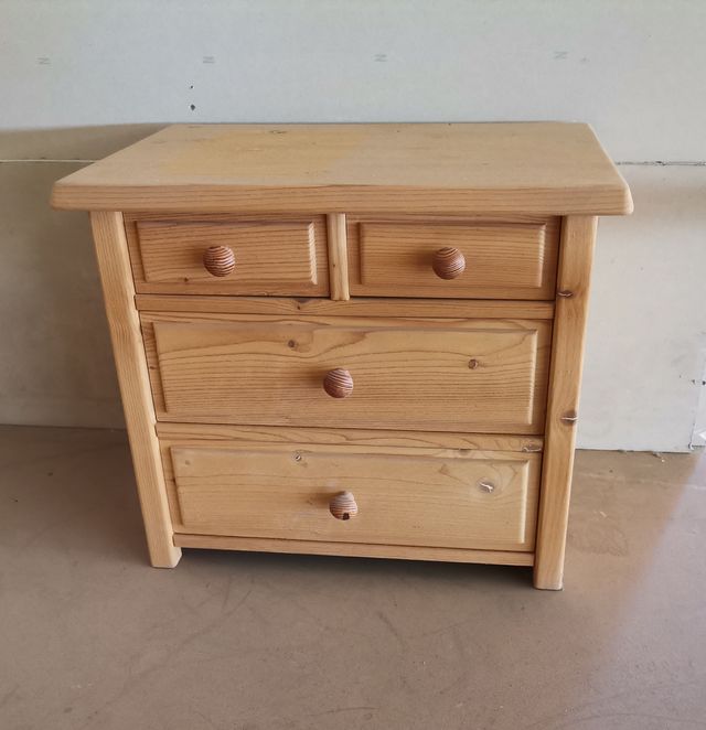 MESITA DE NOCHE MADERA MACIZA