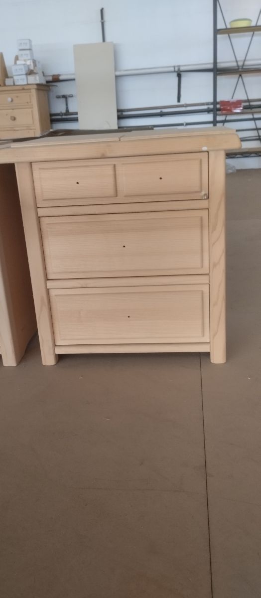 MESITA DE NOCHE MADERA MACIZA