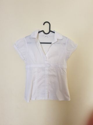 Camisa blanca vestir mujer manga corta de segunda mano por 3 EUR en Santa  Cruz de Tenerife en WALLAPOP