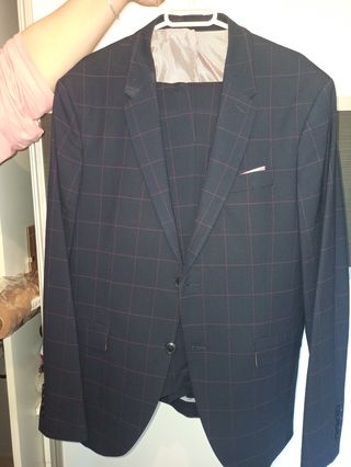 Traje de hombre (joven) ZARA. de segunda mano por 50 EUR en Córdoba en  WALLAPOP
