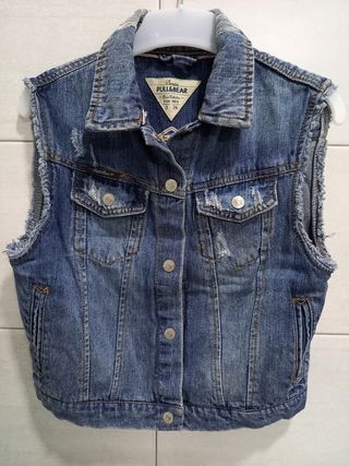 Chaleco vaquero Pull \u0026amp; Bear de segunda mano por 7 EUR en Madrid en  WALLAPOP