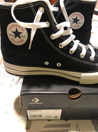 Converse tela negra y plataforma original 38,5 de segunda mano por 55 EUR  en Vigo en WALLAPOP