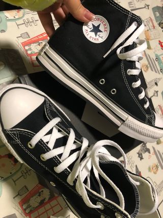 Converse tela negra y plataforma original 38,5 de segunda mano por 55 EUR  en Vigo en WALLAPOP