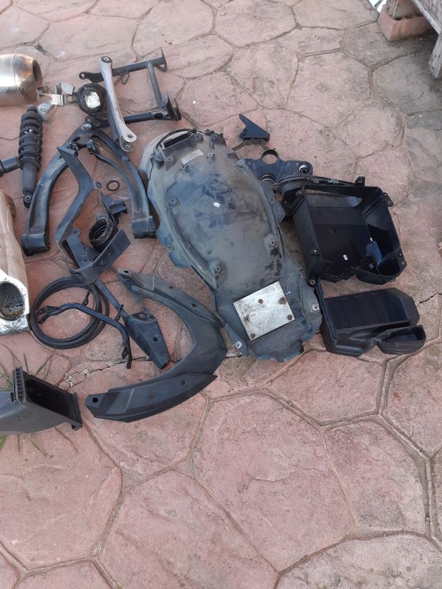 piezas de moto goldwin 1800