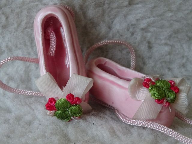 ADORNO CERÁMICA.  ZAPATILLAS DE BALLET