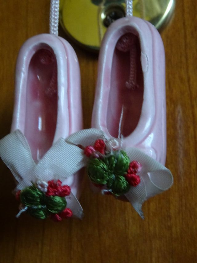 ADORNO CERÁMICA.  ZAPATILLAS DE BALLET