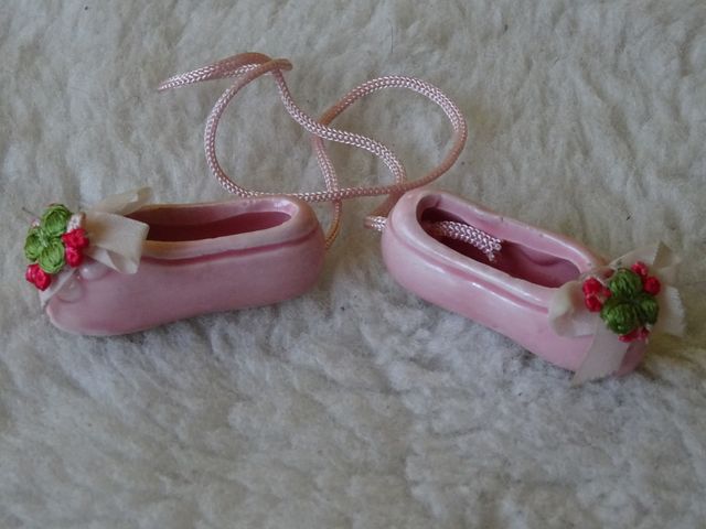 ADORNO CERÁMICA.  ZAPATILLAS DE BALLET