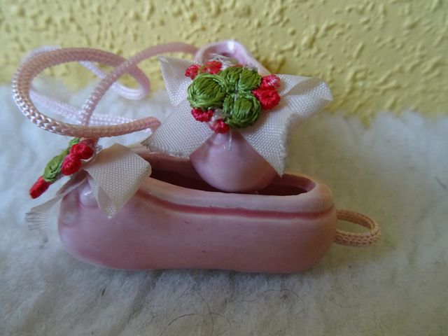 ADORNO CERÁMICA.  ZAPATILLAS DE BALLET