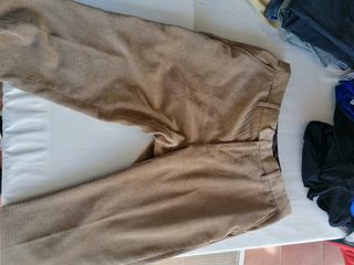 Pantalon pana cortefiel de segunda mano por 5 EUR en Valencia en WALLAPOP