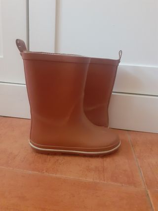 Botas de agua niña hipercor de segunda mano por 4 EUR en Alcalá de Guadaíra  en WALLAPOP