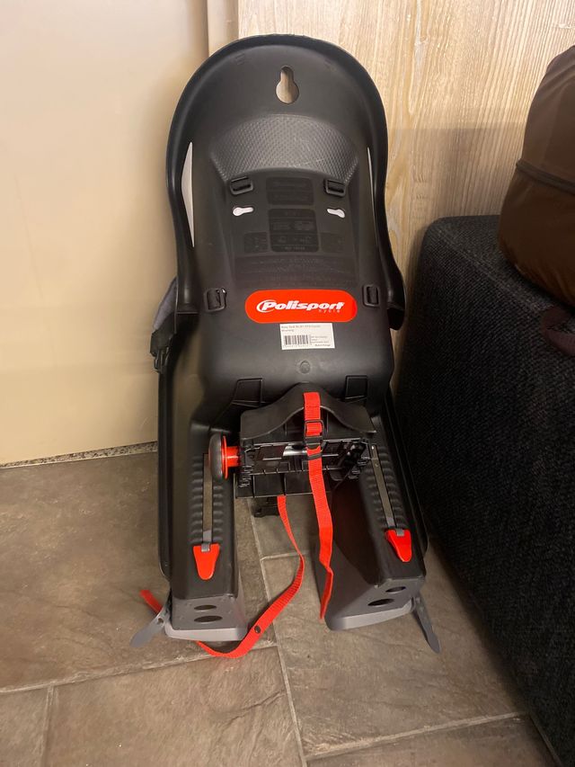 Porta bebes bici , esta nuevo , usado dos veces .