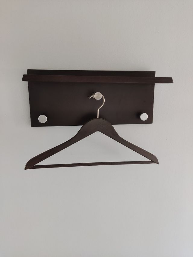 Perchero pared wengué