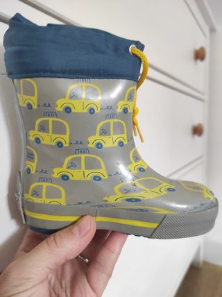 Botas de agua talla 22 niño. Marca Gioseppo. de segunda mano por 10 EUR en  Mejorada del Campo en WALLAPOP