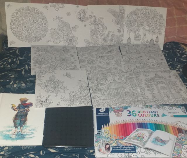 Cuadernos para colorear, Steelbook y Artbook KH3