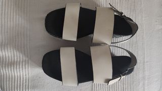 Sandalias de piel plataforma Bimba y Lola de segunda mano por 18 EUR en  Santander en WALLAPOP