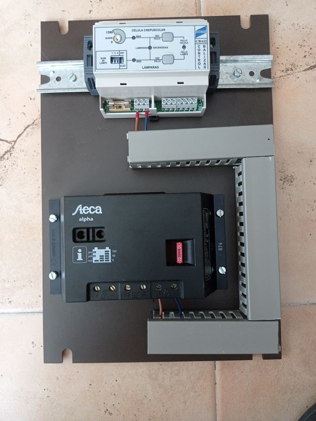Regulador y control crepuscular de 12 V
