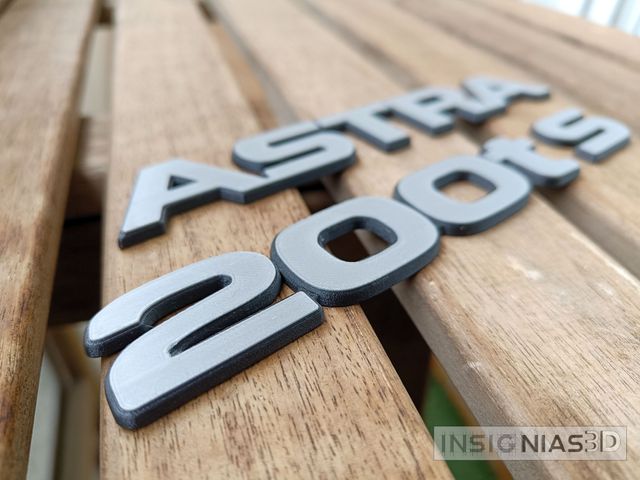 Insignia / emblema Opel Astra 200ts