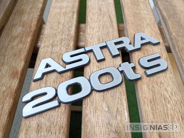 Insignia / emblema Opel Astra 200ts