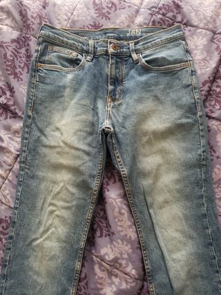 Tejanos Mango Hombre de segunda mano por 10 EUR en Olot en WALLAPOP