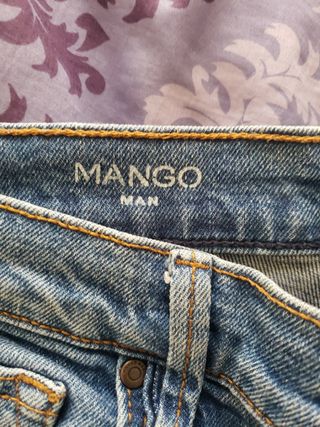 Tejanos Mango Hombre de segunda mano por 10 EUR en Olot en WALLAPOP