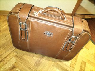 Maleta piel antigua. Vintage. Marrón. de segunda mano por 30 EUR en Madrid  en WALLAPOP