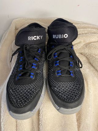Vendo zapatillas de baloncesto Ricky rubio adiddas de segunda mano por 50  EUR en Orio en WALLAPOP