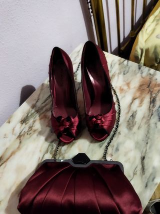 Zapatos y bolso super bonitos . de segunda mano por 12 EUR en Aranjuez en  WALLAPOP