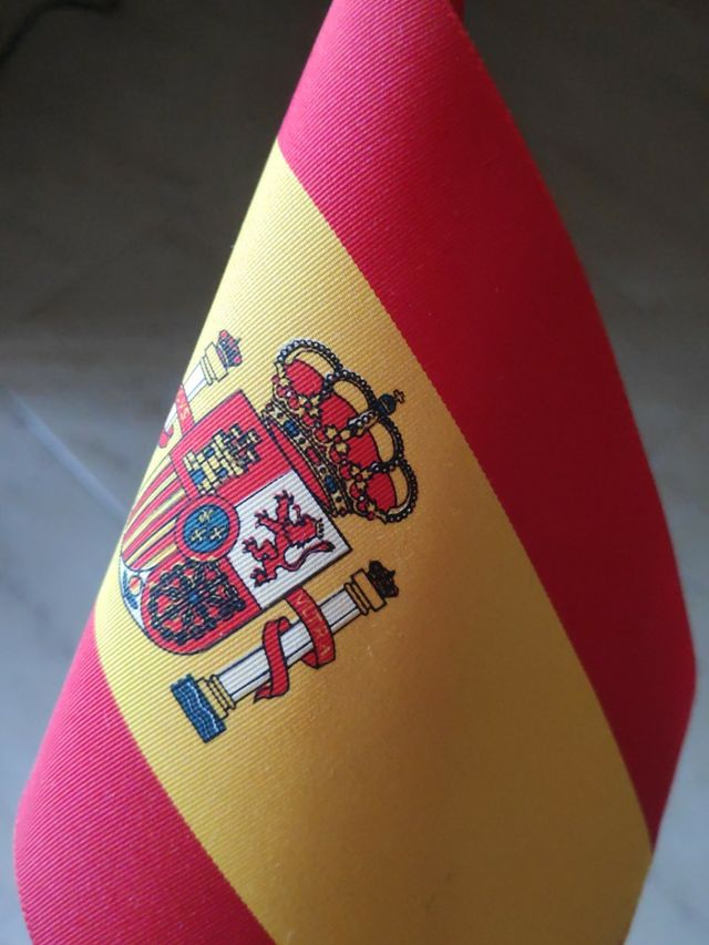 Banderín , bandera de España.